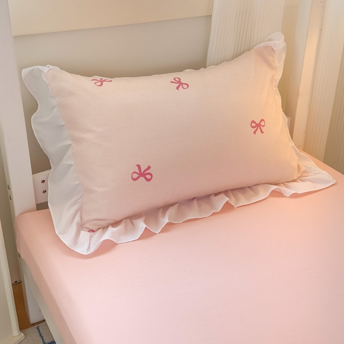 91家纺网 家纺一手货源 找家纺 曼陀罗 2025新款云柔棉韩式INS减龄花边款卡通学生宿舍上下铺三件套 蝴蝶结粉