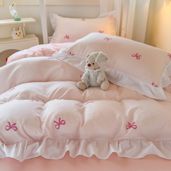 91家纺网 家纺一手货源 找家纺 曼陀罗 2025新款云柔棉韩式INS减龄花边款卡通学生宿舍上下铺三件套 蝴蝶结粉