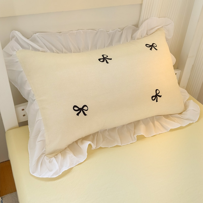 91家纺网 家纺一手货源 找家纺 曼陀罗 2025新款云柔棉韩式INS减龄花边款卡通学生宿舍上下铺三件套 蝴蝶结米