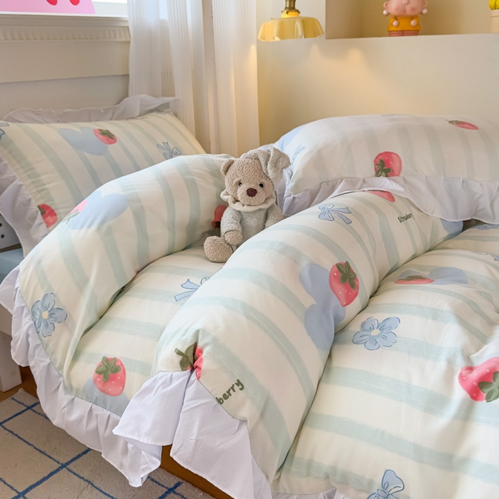 91家纺网 家纺一手货源 找家纺 曼陀罗 2025新款云柔棉韩式INS减龄花边款卡通学生宿舍上下铺三件套 恋恋日记