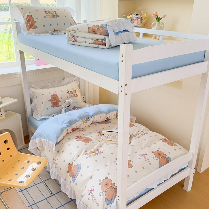 91家纺网 家纺一手货源 找家纺 曼陀罗 2025新款云柔棉韩式INS减龄花边款卡通学生宿舍上下铺三件套 星星卡皮巴拉