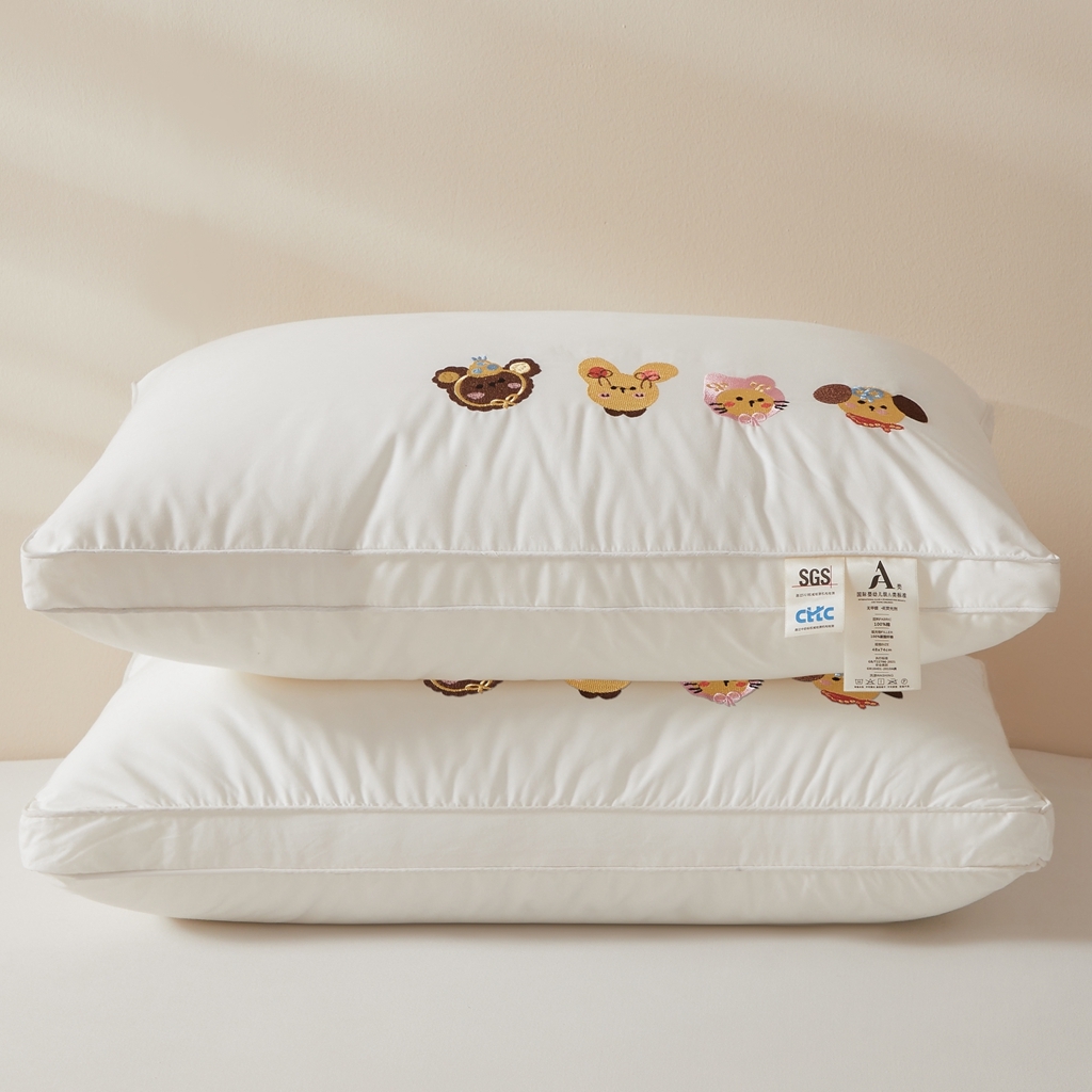 91家纺网 家纺一手货源 找家纺 （总）铺尚美家纺 2025新款全棉纯棉刺绣枕芯卡通动物刺绣立体柔软枕芯枕头