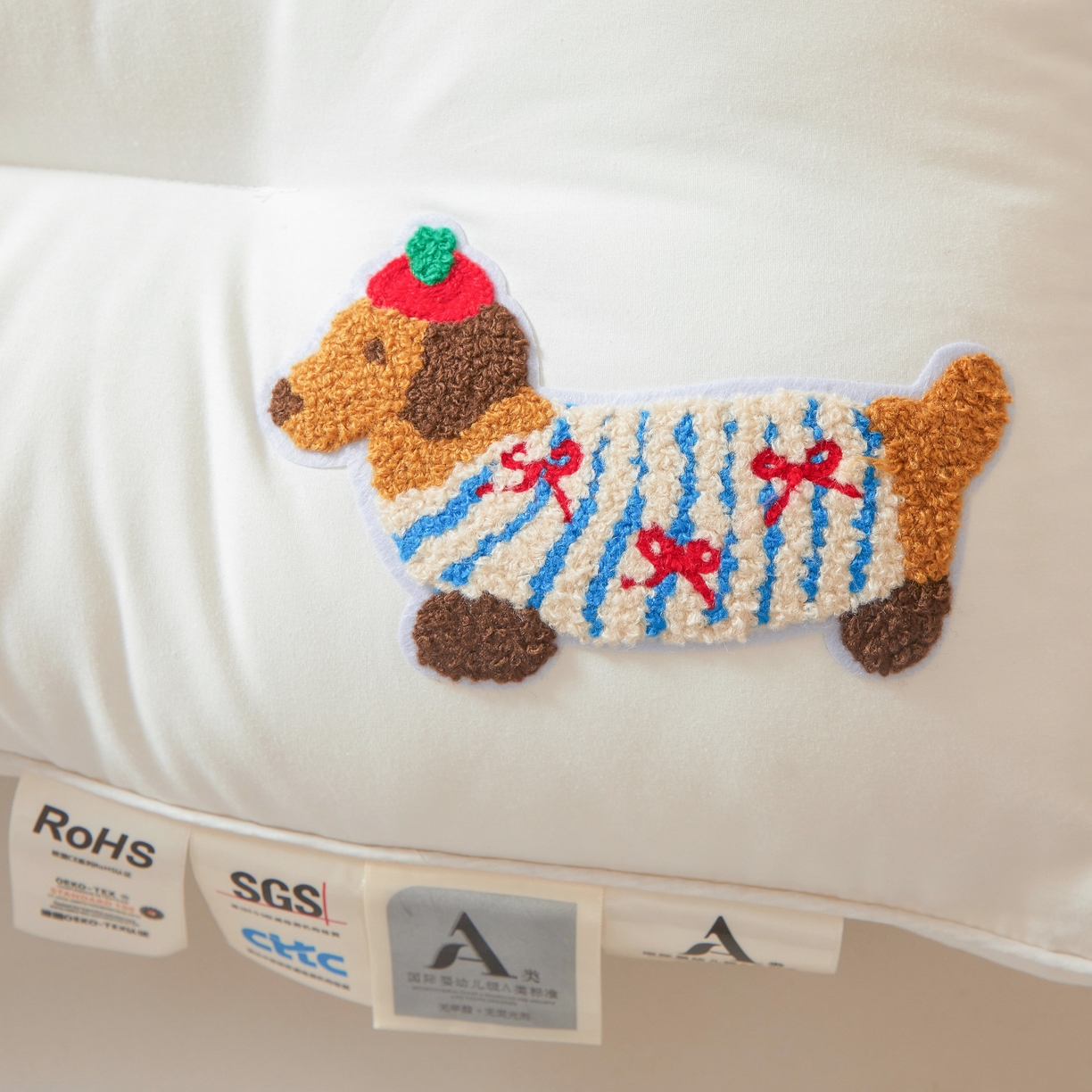 91家纺网 家纺一手货源 找家纺 （总）铺尚美家纺 2025新款腊肠狗卡通 纯棉定型枕 毛巾绣 全棉纯棉枕头枕芯