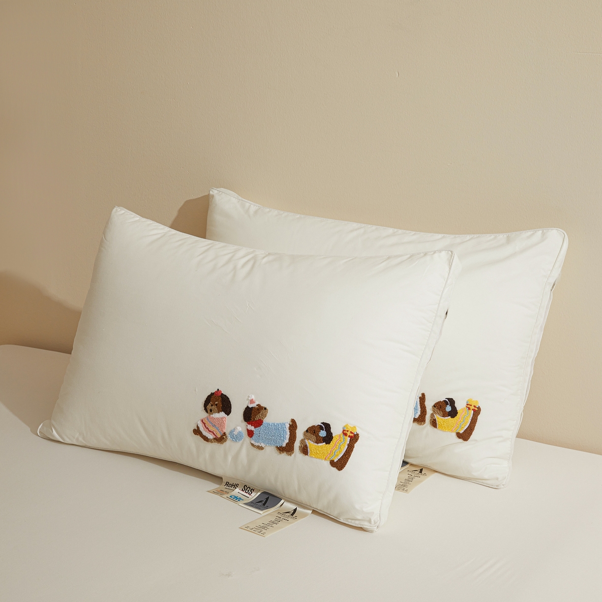 91家纺网 家纺一手货源 找家纺 （总）铺尚美家纺 2025新款全棉毛巾绣纯棉枕头枕芯卡通三只小狗枕头枕芯