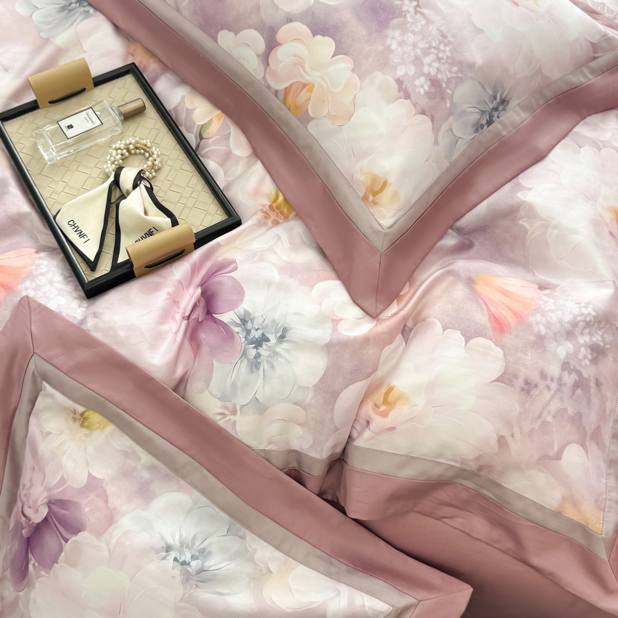 91家纺网 家纺一手货源 找家纺 小欢喜 2025新款50全棉数码印花四件套全棉四件套 花间浅梦