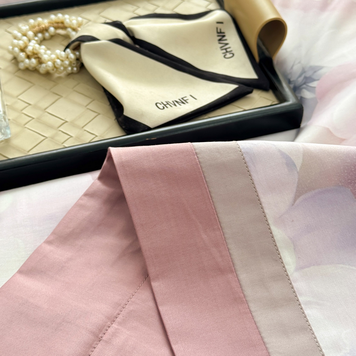 91家纺网 家纺一手货源 找家纺 小欢喜 2025新款50全棉数码印花四件套全棉四件套 花间浅梦