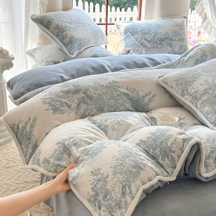 91家纺网 家纺一手货源 找家纺 （总）亿品家纺 2025新款八斤立体雕花牛奶绒四件套