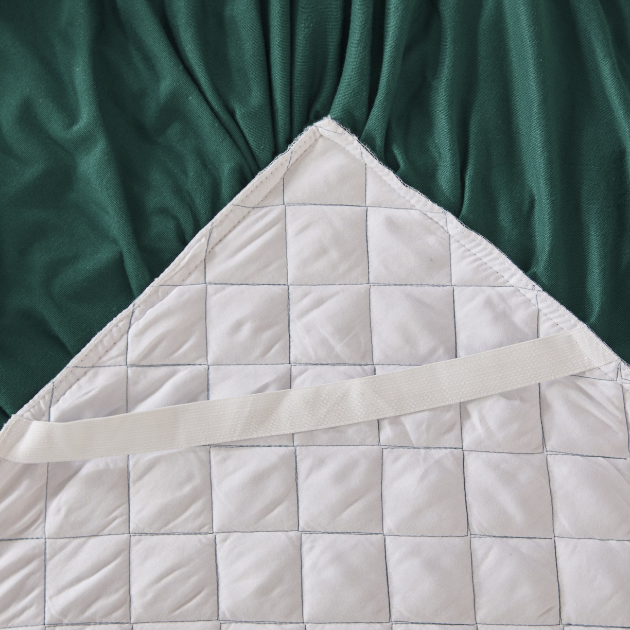 91家纺网 家纺一手货源 找家纺 （总）恋尚 2025新款水晶绒保暖床裙三件套-梵蒂莎（床裙控价130起）