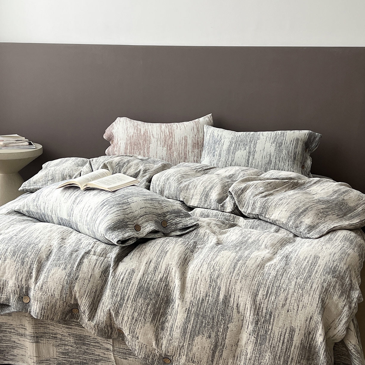 91家纺网 家纺一手货源 找家纺 贝尔 2025新款简约10%亚麻90%棉加厚四件套 蓝色