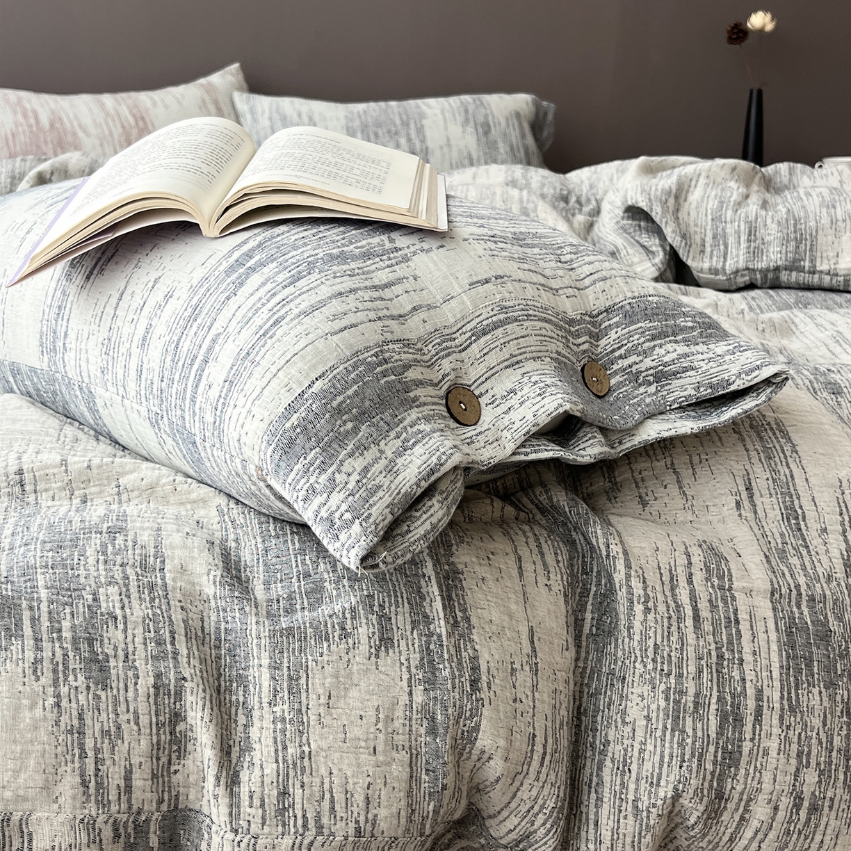 91家纺网 家纺一手货源 找家纺 贝尔 2025新款简约10%亚麻90%棉加厚四件套 蓝色