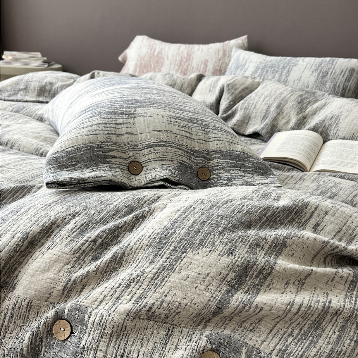 91家纺网 家纺一手货源 找家纺 贝尔 2025新款简约10%亚麻90%棉加厚四件套 蓝色