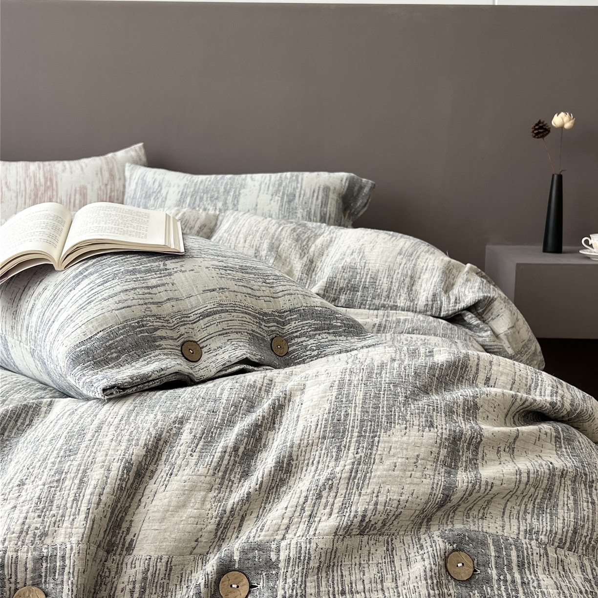 91家纺网 家纺一手货源 找家纺 贝尔 2025新款简约10%亚麻90%棉加厚四件套 蓝色