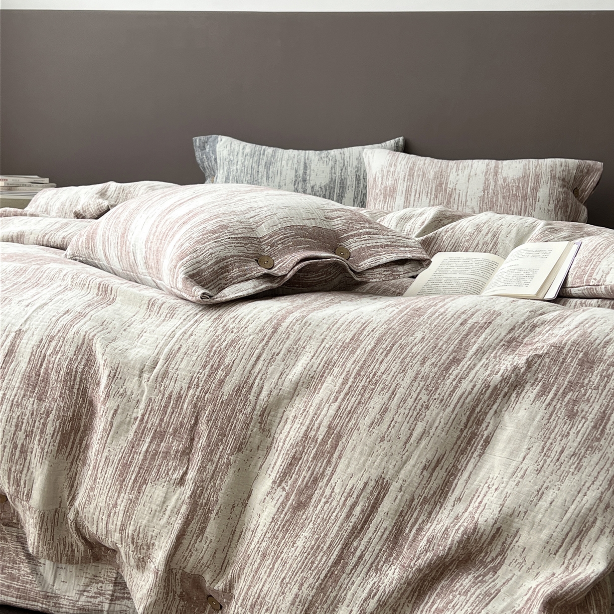 91家纺网 家纺一手货源 找家纺 贝尔 2025新款简约10%亚麻90%棉加厚四件套 粉色