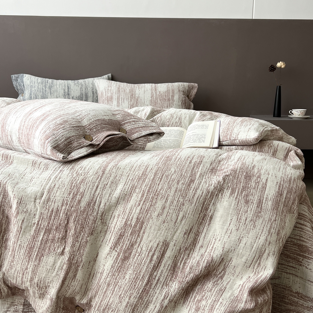 91家纺网 家纺一手货源 找家纺 贝尔 2025新款简约10%亚麻90%棉加厚四件套 粉色