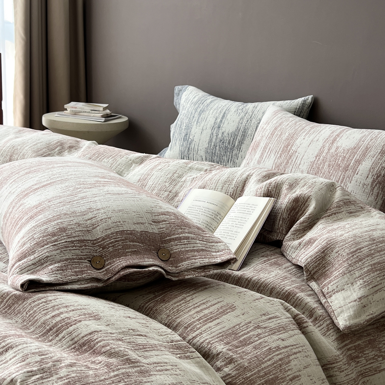 91家纺网 家纺一手货源 找家纺 贝尔 2025新款简约10%亚麻90%棉加厚四件套 粉色