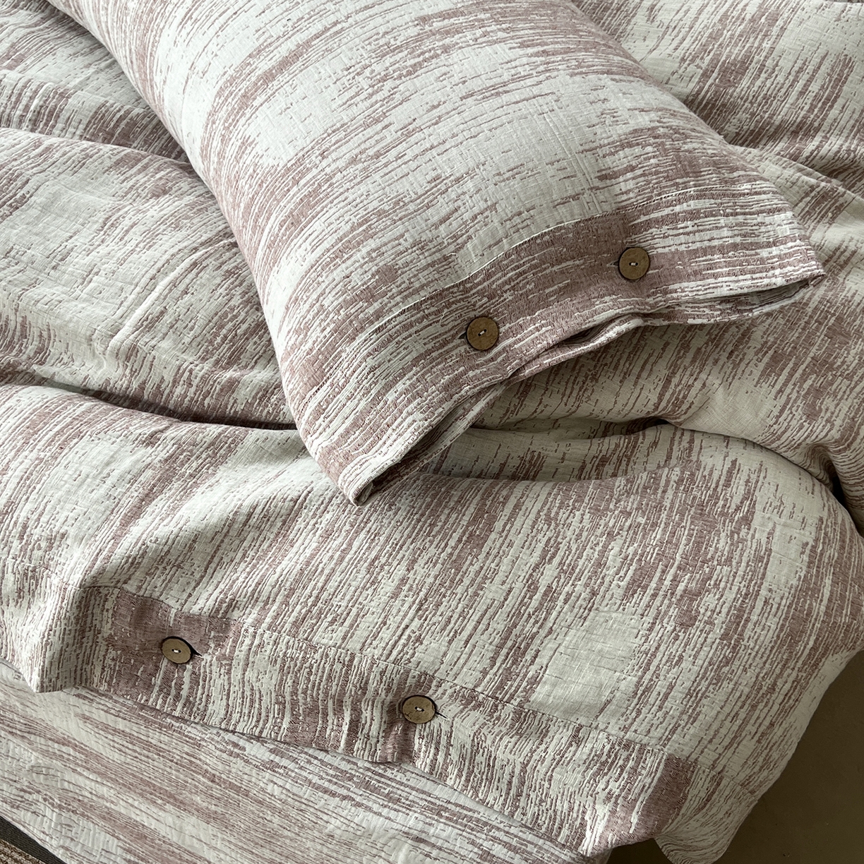 91家纺网 家纺一手货源 找家纺 贝尔 2025新款简约10%亚麻90%棉加厚四件套 粉色