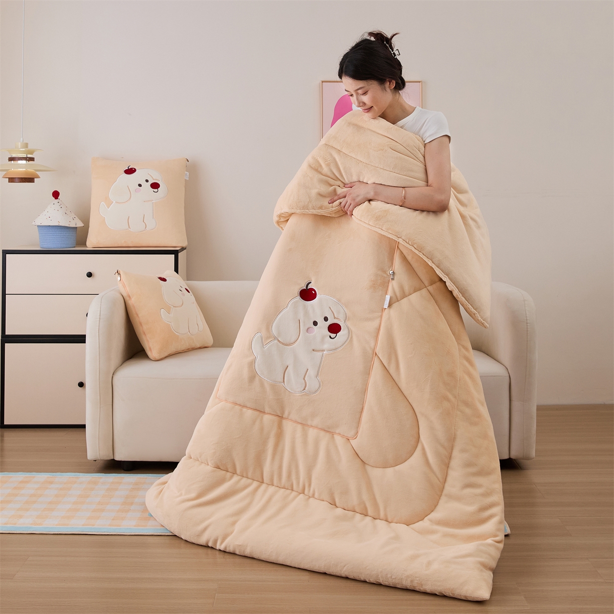 91家纺网 家纺一手货源 找家纺 （总）哩哩熊2025抱枕被子两用加厚牛奶绒二合一汽车载枕头办公室午睡毯子冬天靠枕-樱桃小狗