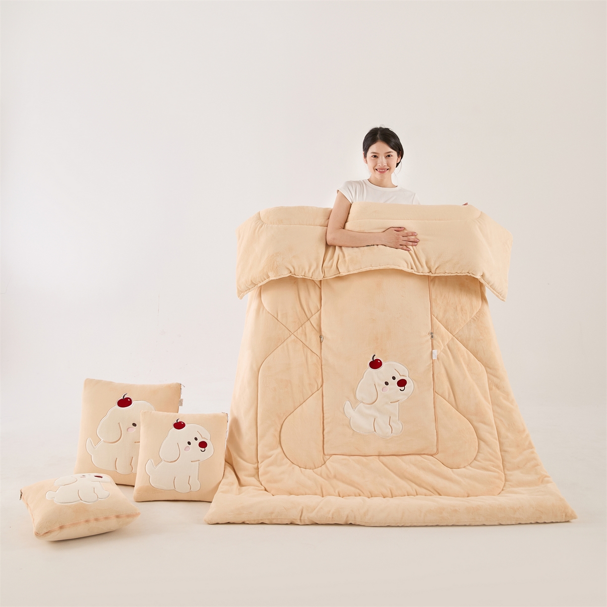 91家纺网 家纺一手货源 找家纺 （总）哩哩熊2025抱枕被子两用加厚牛奶绒二合一汽车载枕头办公室午睡毯子冬天靠枕-樱桃小狗