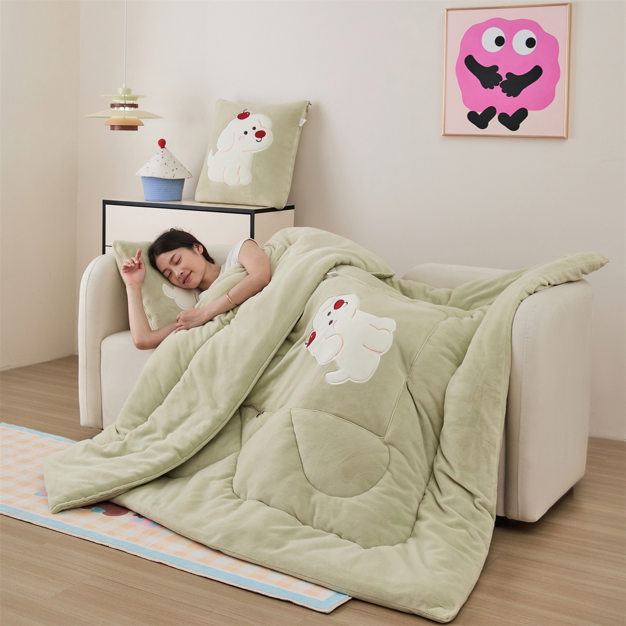 91家纺网 家纺一手货源 找家纺 哩哩熊2025抱枕被子两用加厚牛奶绒二合一汽车载枕头办公室午睡毯子冬天靠枕-樱桃小狗 樱桃小狗-浅绿