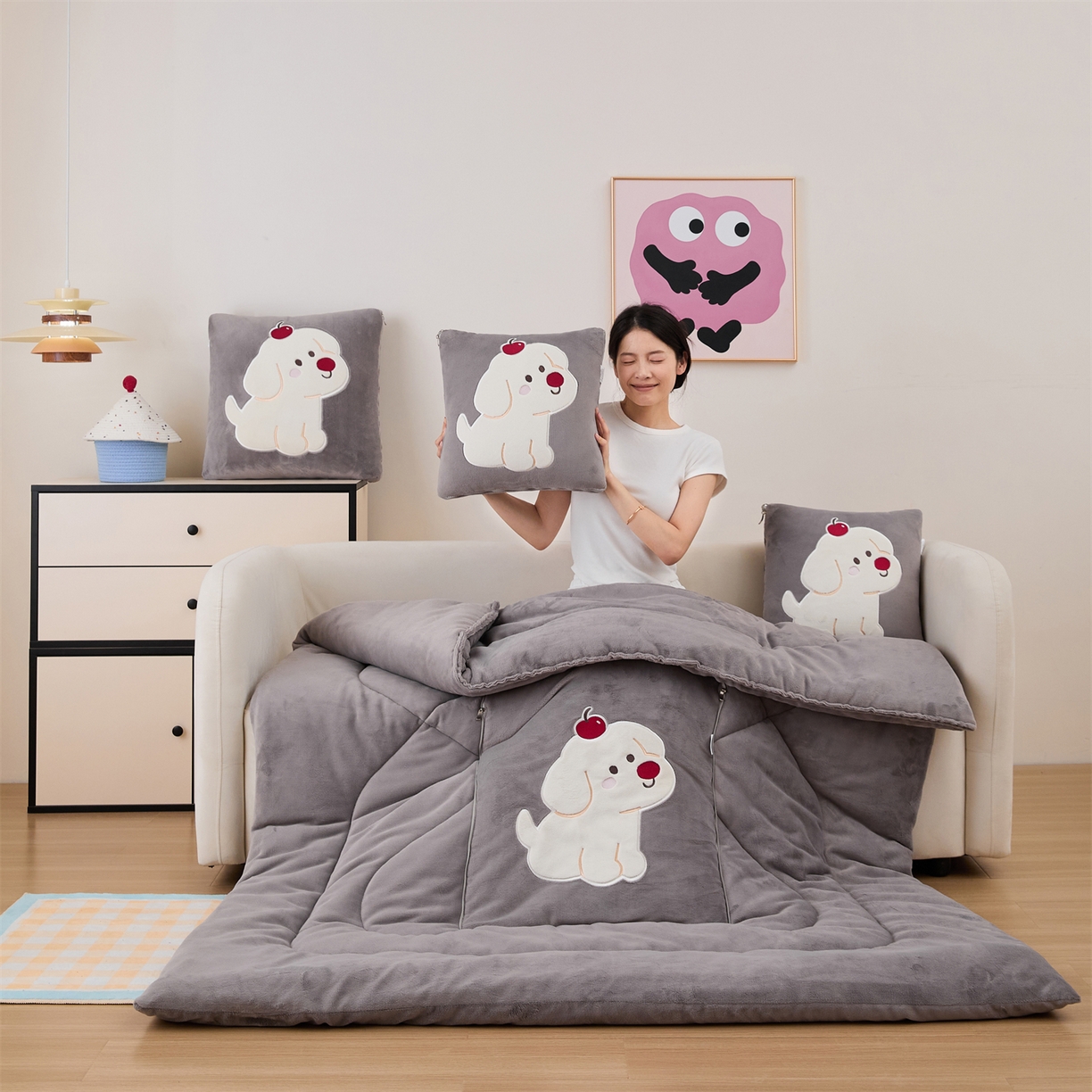 91家纺网 家纺一手货源 找家纺 哩哩熊2025抱枕被子两用加厚牛奶绒二合一汽车载枕头办公室午睡毯子冬天靠枕-樱桃小狗 樱桃小狗-深灰