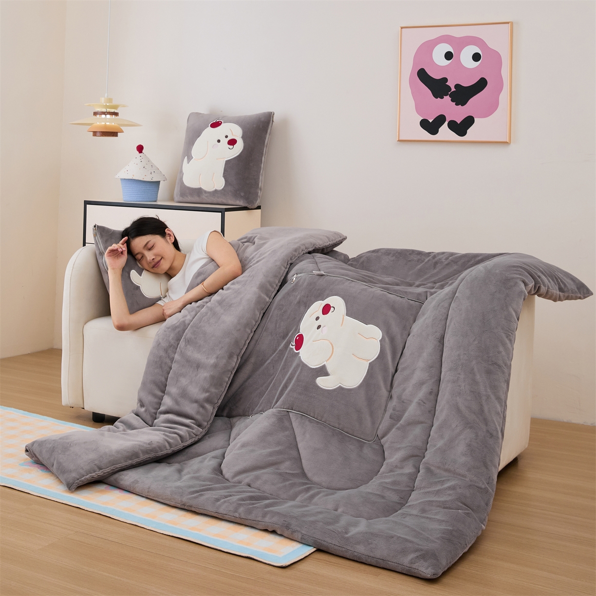 91家纺网 家纺一手货源 找家纺 哩哩熊2025抱枕被子两用加厚牛奶绒二合一汽车载枕头办公室午睡毯子冬天靠枕-樱桃小狗 樱桃小狗-深灰