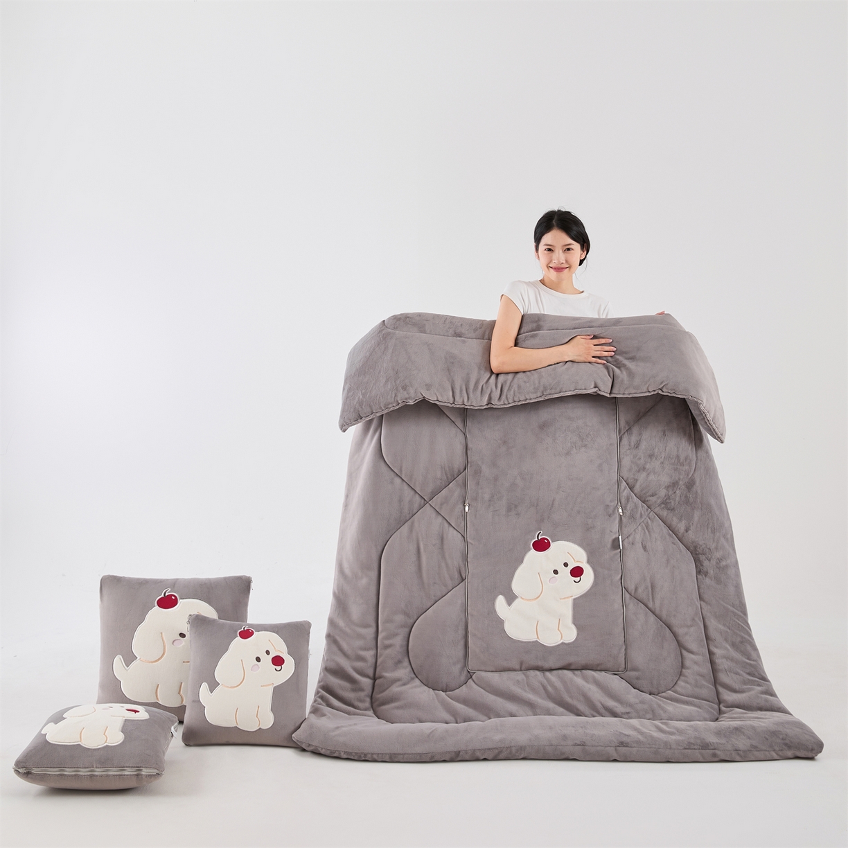 91家纺网 家纺一手货源 找家纺 哩哩熊2025抱枕被子两用加厚牛奶绒二合一汽车载枕头办公室午睡毯子冬天靠枕-樱桃小狗 樱桃小狗-深灰