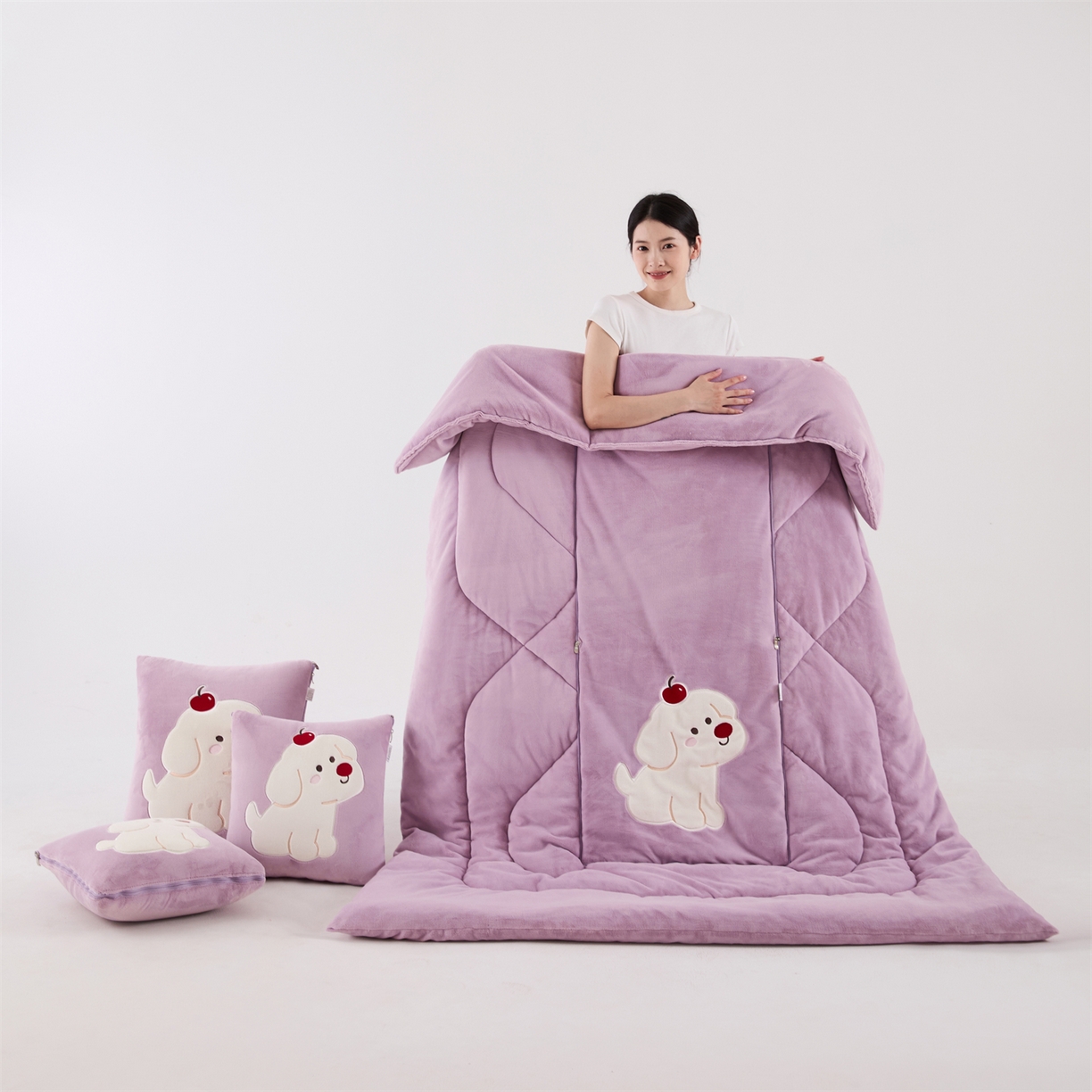 91家纺网 家纺一手货源 找家纺 哩哩熊2025抱枕被子两用加厚牛奶绒二合一汽车载枕头办公室午睡毯子冬天靠枕-樱桃小狗 樱桃小狗-香芋紫