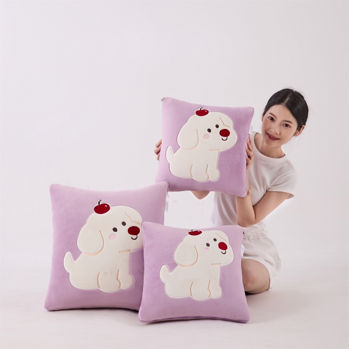 91家纺网 家纺一手货源 找家纺 哩哩熊2025抱枕被子两用加厚牛奶绒二合一汽车载枕头办公室午睡毯子冬天靠枕-樱桃小狗 樱桃小狗-香芋紫