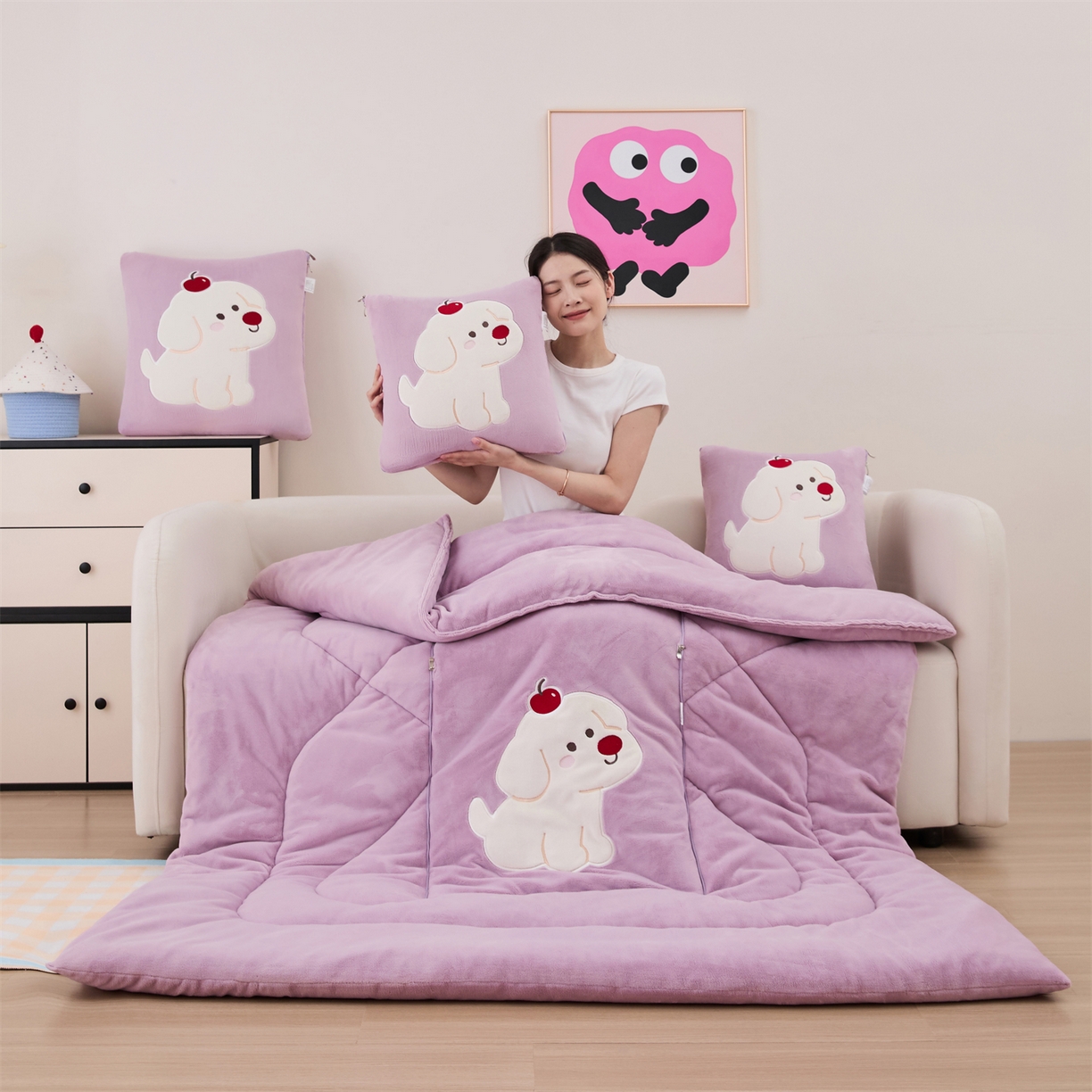 91家纺网 家纺一手货源 找家纺 哩哩熊2025抱枕被子两用加厚牛奶绒二合一汽车载枕头办公室午睡毯子冬天靠枕-樱桃小狗 樱桃小狗-香芋紫