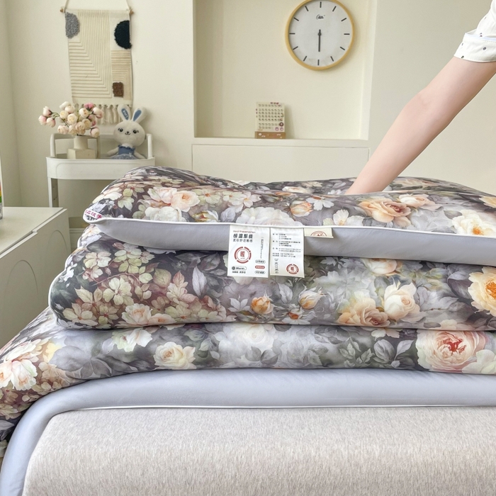 91家纺网 家纺一手货源 找家纺 小禹仔家纺  2025新款亲肤柔软大豆被数码印花针织棉大豆被冬被子被芯春秋被 碧澜绿