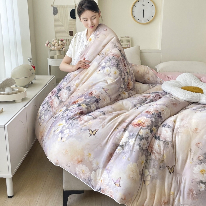 91家纺网 家纺一手货源 找家纺 小禹仔家纺  2025新款亲肤柔软大豆被数码印花针织棉大豆被冬被子被芯春秋被 红秀里粉