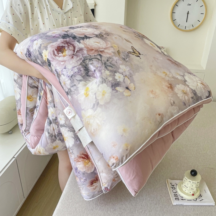 91家纺网 家纺一手货源 找家纺 小禹仔家纺  2025新款亲肤柔软大豆被数码印花针织棉大豆被冬被子被芯春秋被 红秀里粉