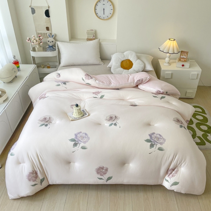 91家纺网 家纺一手货源 找家纺 小禹仔家纺  2025新款亲肤柔软大豆被数码印花针织棉大豆被冬被子被芯春秋被 眷恋粉