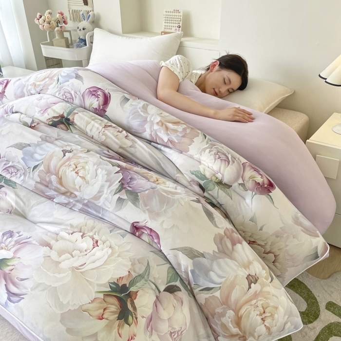 91家纺网 家纺一手货源 找家纺 小禹仔家纺  2025新款亲肤柔软大豆被数码印花针织棉大豆被冬被子被芯春秋被 漫山花影