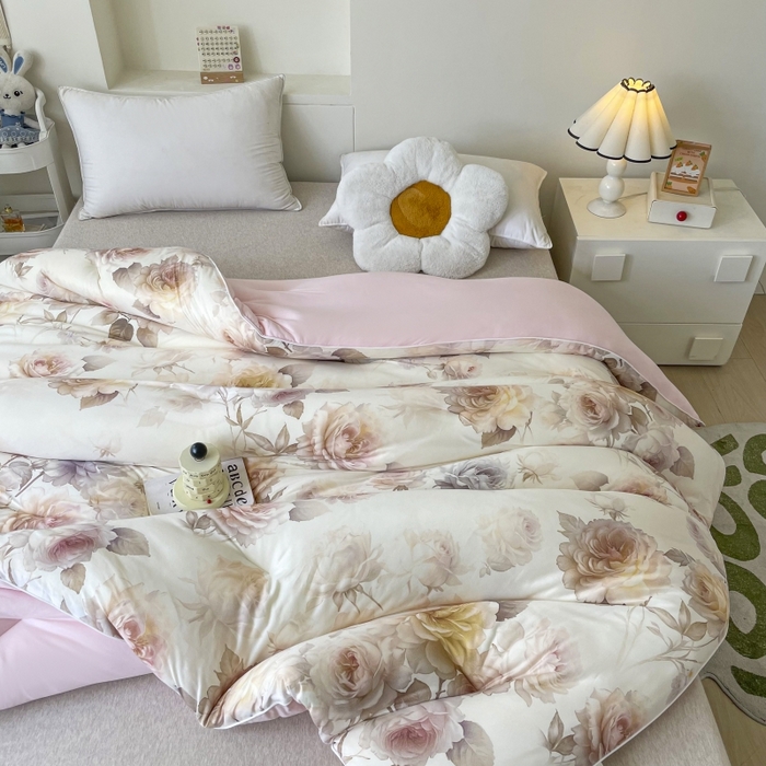 91家纺网 家纺一手货源 找家纺 小禹仔家纺  2025新款亲肤柔软大豆被数码印花针织棉大豆被冬被子被芯春秋被 俏佳人咖