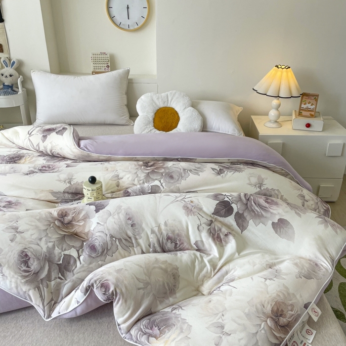 91家纺网 家纺一手货源 找家纺 小禹仔家纺  2025新款亲肤柔软大豆被数码印花针织棉大豆被冬被子被芯春秋被 俏佳人紫