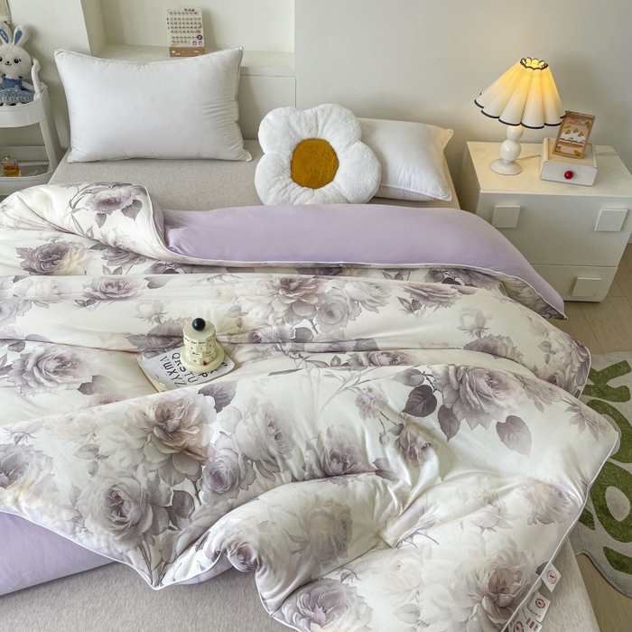 91家纺网 家纺一手货源 找家纺 小禹仔家纺  2025新款亲肤柔软大豆被数码印花针织棉大豆被冬被子被芯春秋被 俏佳人紫