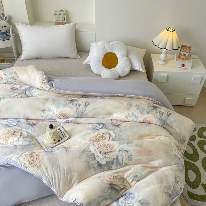 91家纺网 家纺一手货源 找家纺 小禹仔家纺  2025新款亲肤柔软大豆被数码印花针织棉大豆被冬被子被芯春秋被 云裳兰