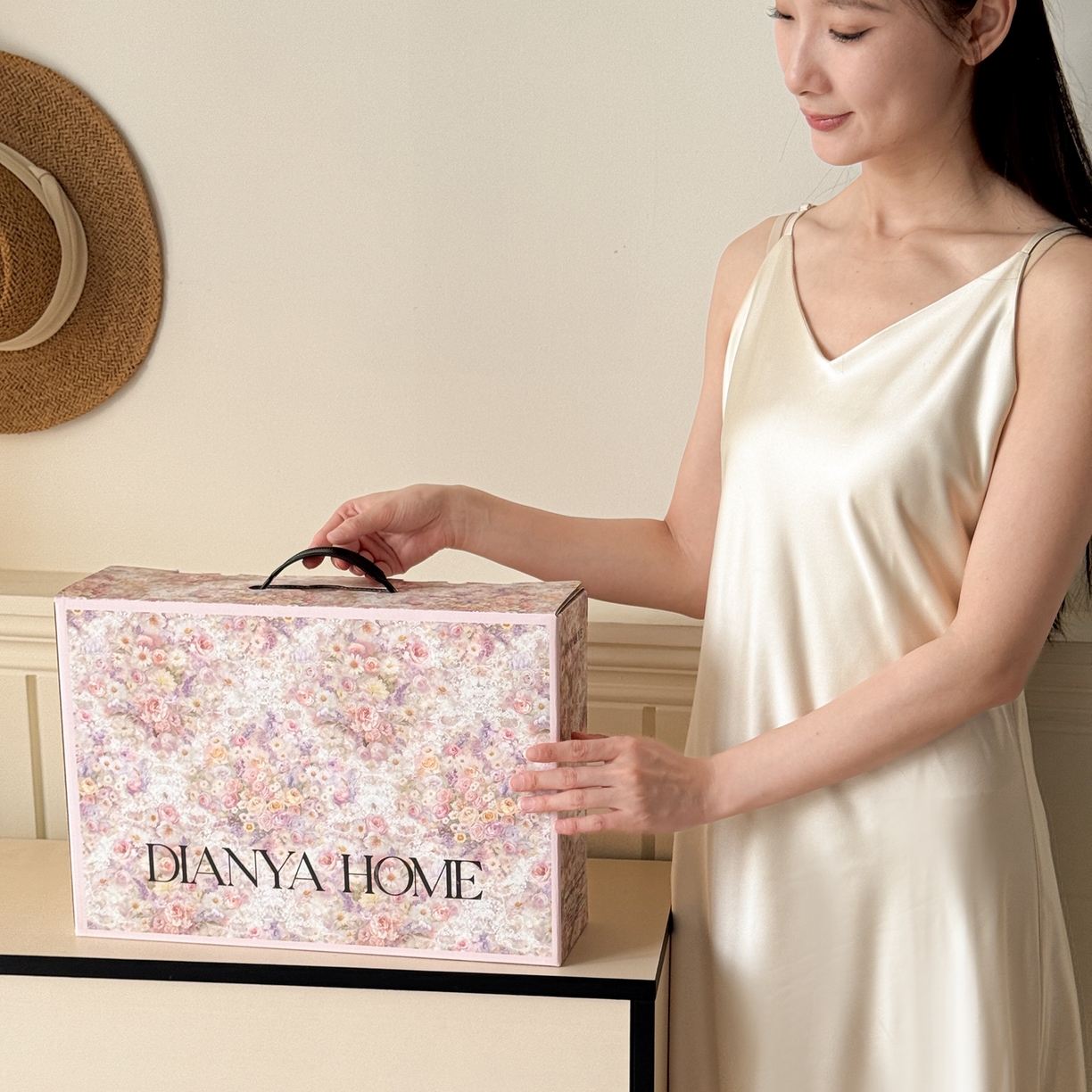 91家纺网 家纺一手货源 找家纺 典雅家纺 2025新款A类140克秋冬加厚磨毛数码印花四件套磨毛四件套 包装图(仅供展示)