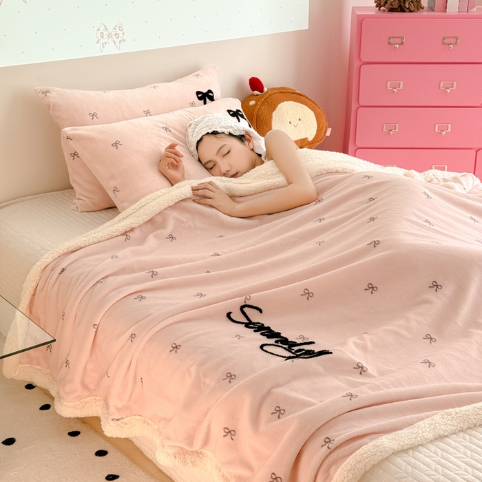 91家纺网 家纺一手货源 找家纺 （总）布柔 2025新款高克重加厚印花毛巾刺绣牛奶绒羊羔绒盖毯双层毛毯午休毯卡通多功能沙发毯子