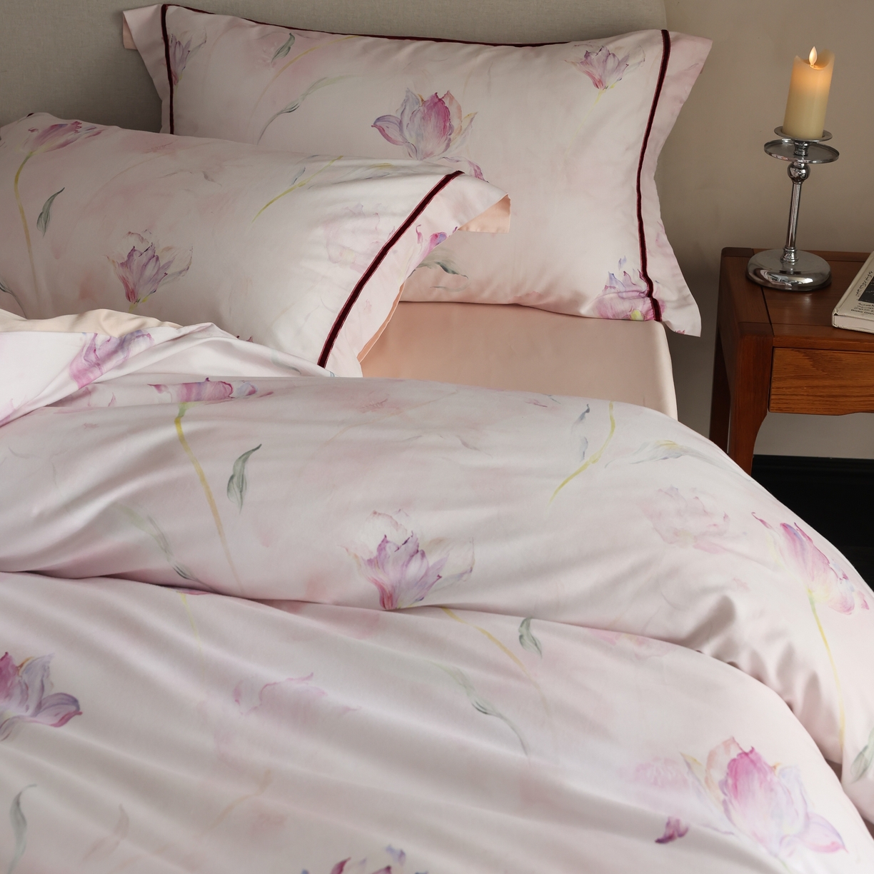 91家纺网 家纺一手货源 找家纺 初拾 2025新款100s全棉纯棉数码印花复古丝绒织带四件套 生如夏花