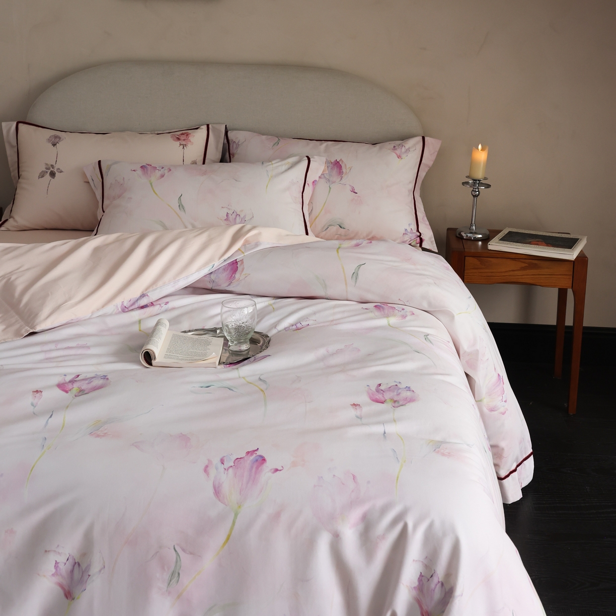 91家纺网 家纺一手货源 找家纺 初拾 2025新款100s全棉纯棉数码印花复古丝绒织带四件套 生如夏花