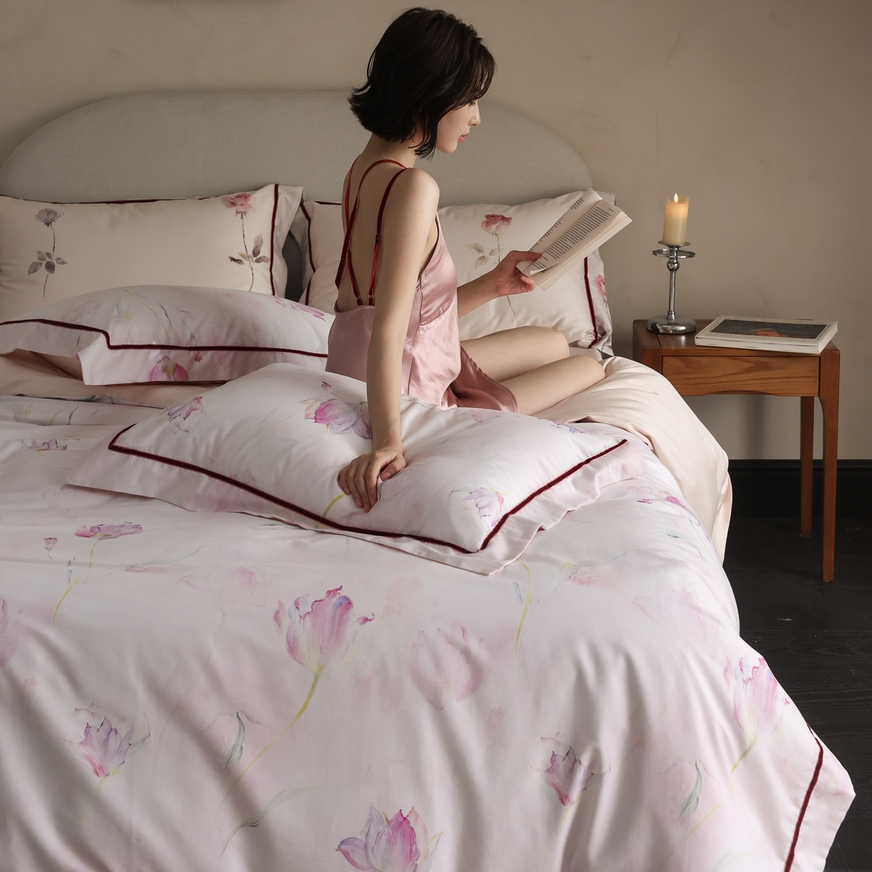 91家纺网 家纺一手货源 找家纺 初拾 2025新款100s全棉纯棉数码印花复古丝绒织带四件套 生如夏花