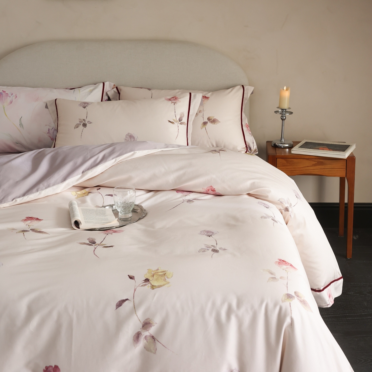 91家纺网 家纺一手货源 找家纺 初拾 2025新款100s全棉纯棉数码印花复古丝绒织带四件套 油画玫瑰