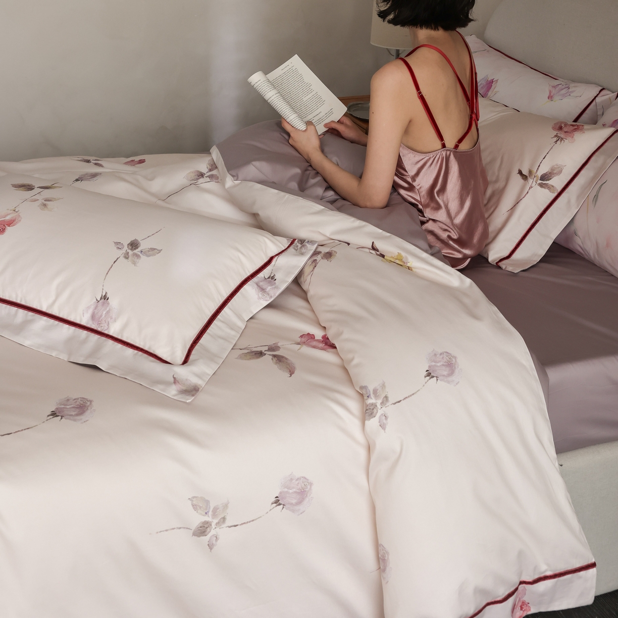 91家纺网 家纺一手货源 找家纺 初拾 2025新款100s全棉纯棉数码印花复古丝绒织带四件套 油画玫瑰