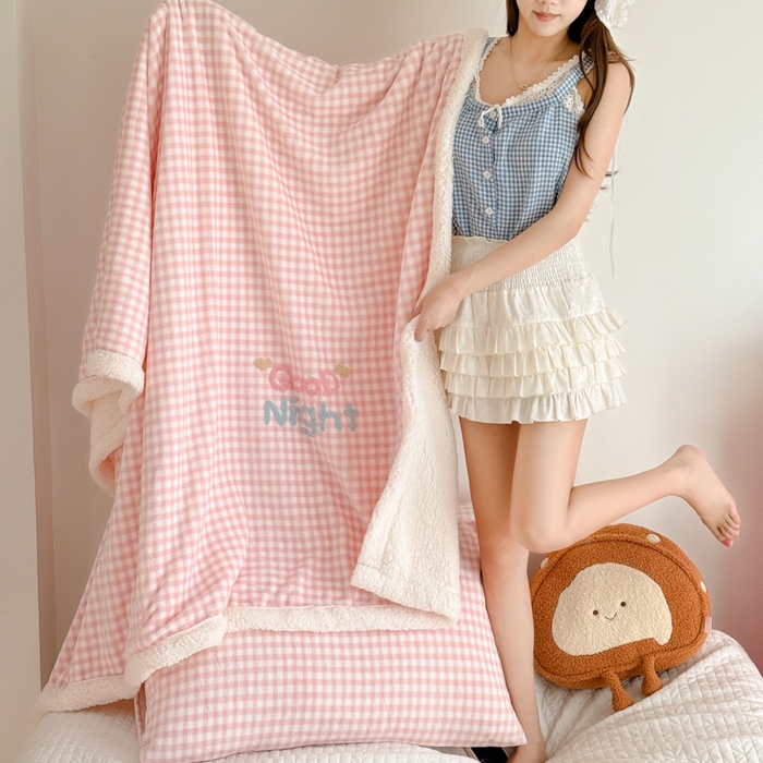 91家纺网 家纺一手货源 找家纺 布柔 2025新款高克重加厚印花毛巾刺绣牛奶绒羊羔绒盖毯双层毛毯午休毯卡通多功能沙发毯子 泡芙粉盖毯