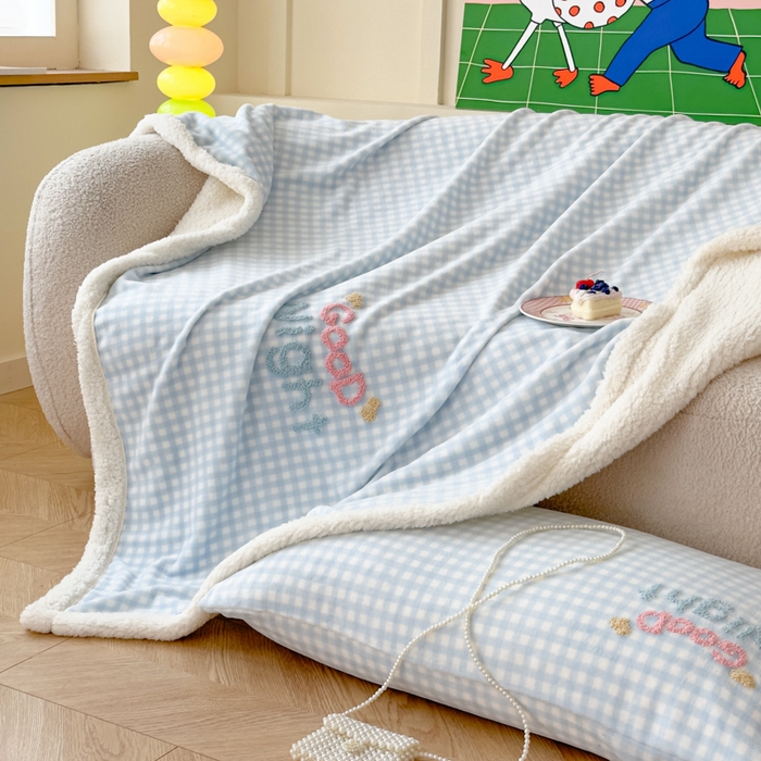 91家纺网 家纺一手货源 找家纺 布柔 2025新款高克重加厚印花毛巾刺绣牛奶绒羊羔绒盖毯双层毛毯午休毯卡通多功能沙发毯子 泡芙蓝盖毯
