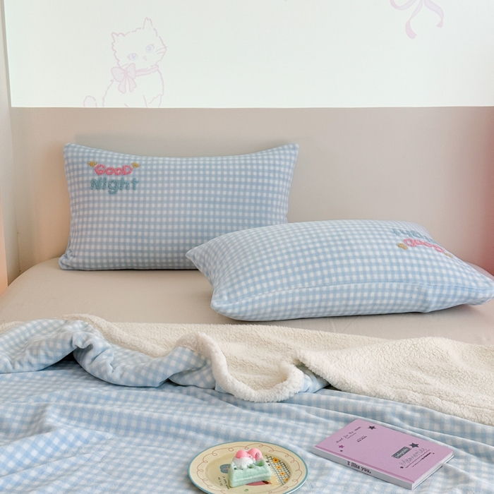 91家纺网 家纺一手货源 找家纺 布柔 2025新款高克重加厚印花毛巾刺绣牛奶绒羊羔绒盖毯双层毛毯午休毯卡通多功能沙发毯子 泡芙蓝盖毯