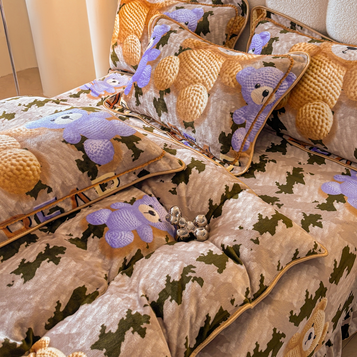 91家纺网 家纺一手货源 找家纺 新8.5-9.5斤法莱绒四件套珊瑚牛奶金貂绒四件套床裙 布偶熊