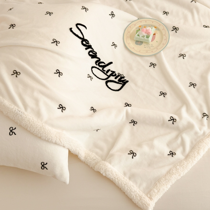 91家纺网 家纺一手货源 找家纺 布柔 2025新款高克重加厚印花毛巾刺绣牛奶绒羊羔绒盖毯双层毛毯午休毯卡通多功能沙发毯子 甜心米盖毯